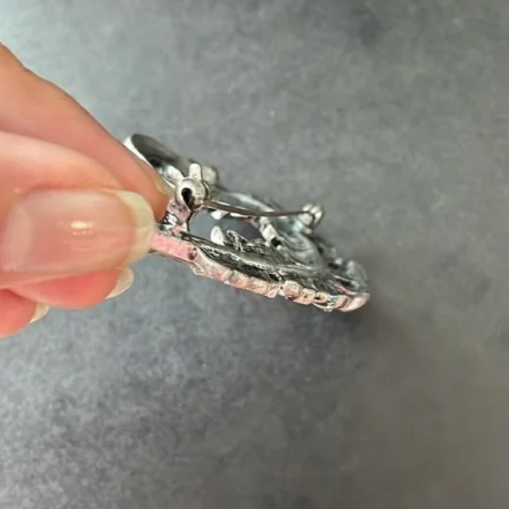 Brooch Guess by Marciano - Picture 6 of 14